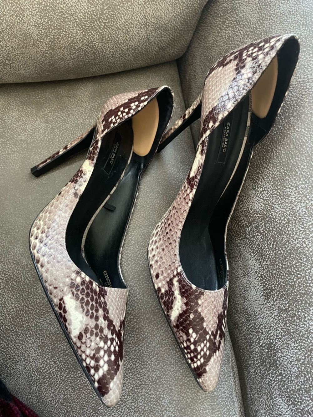 Zara Basic Collection Snakeskin Print Leather Pointy Toe Heels